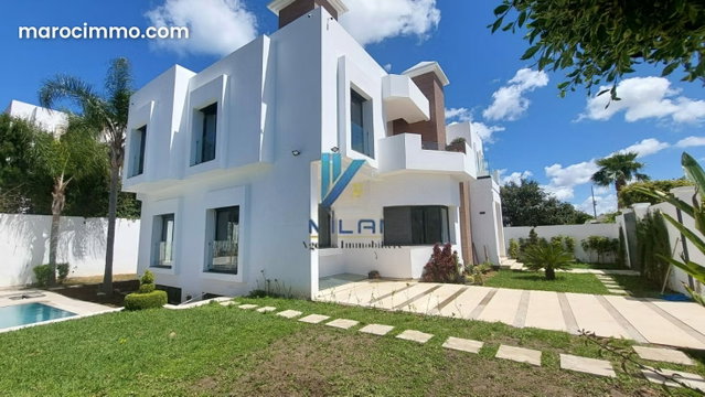 Magnifique Villa avec Piscine En Vente à Jbel Kbir — 2