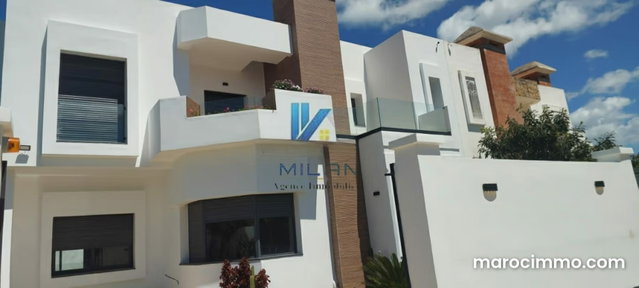 Magnifique Villa avec Piscine En Vente à Jbel Kbir — 3