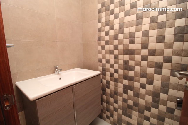 Bureau de 68 m² à Avenue Moukawama, Agadir — 4