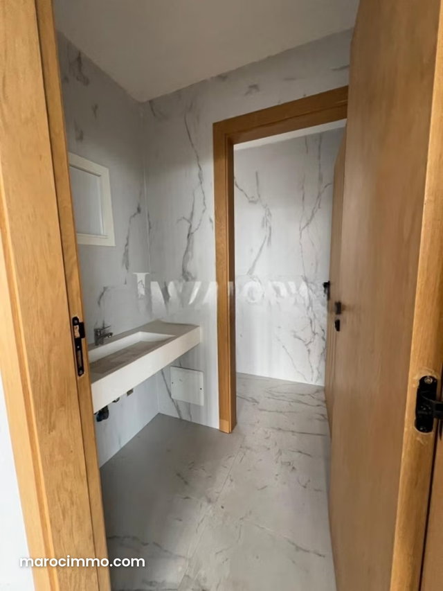 A louer villa usage commercial 850m² utile ANFA — 4