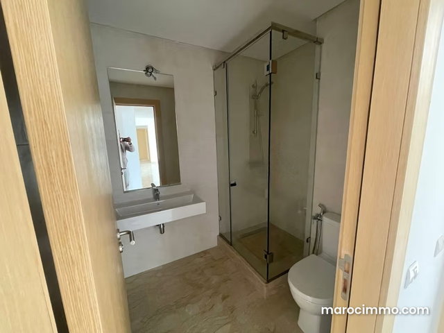 Très bel appartement 3 chambres vide cfc — 4