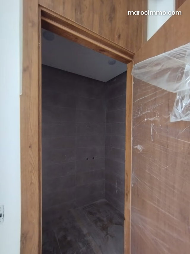 Superbe appartement à vendre Subventionné à Martil. 3 chambres. Cuisine bien équipée — 5