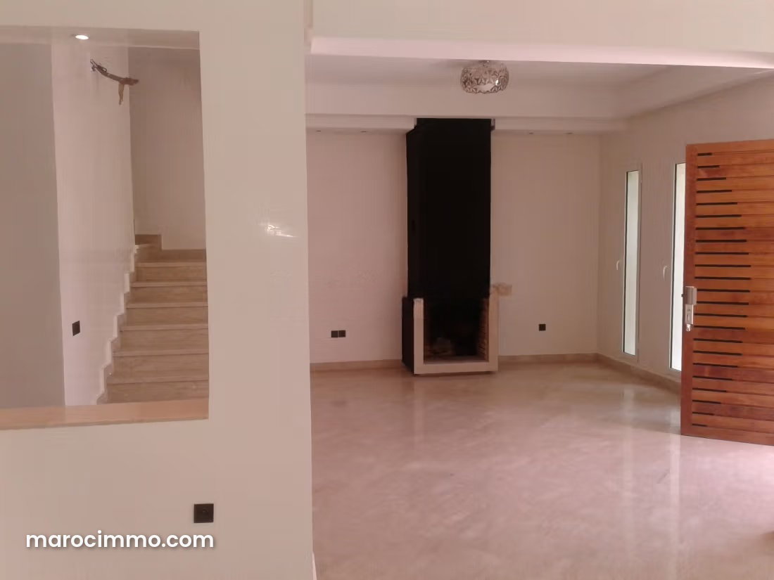 320 sqm Villa with Garden, Immouzere Road, Fez — Fez