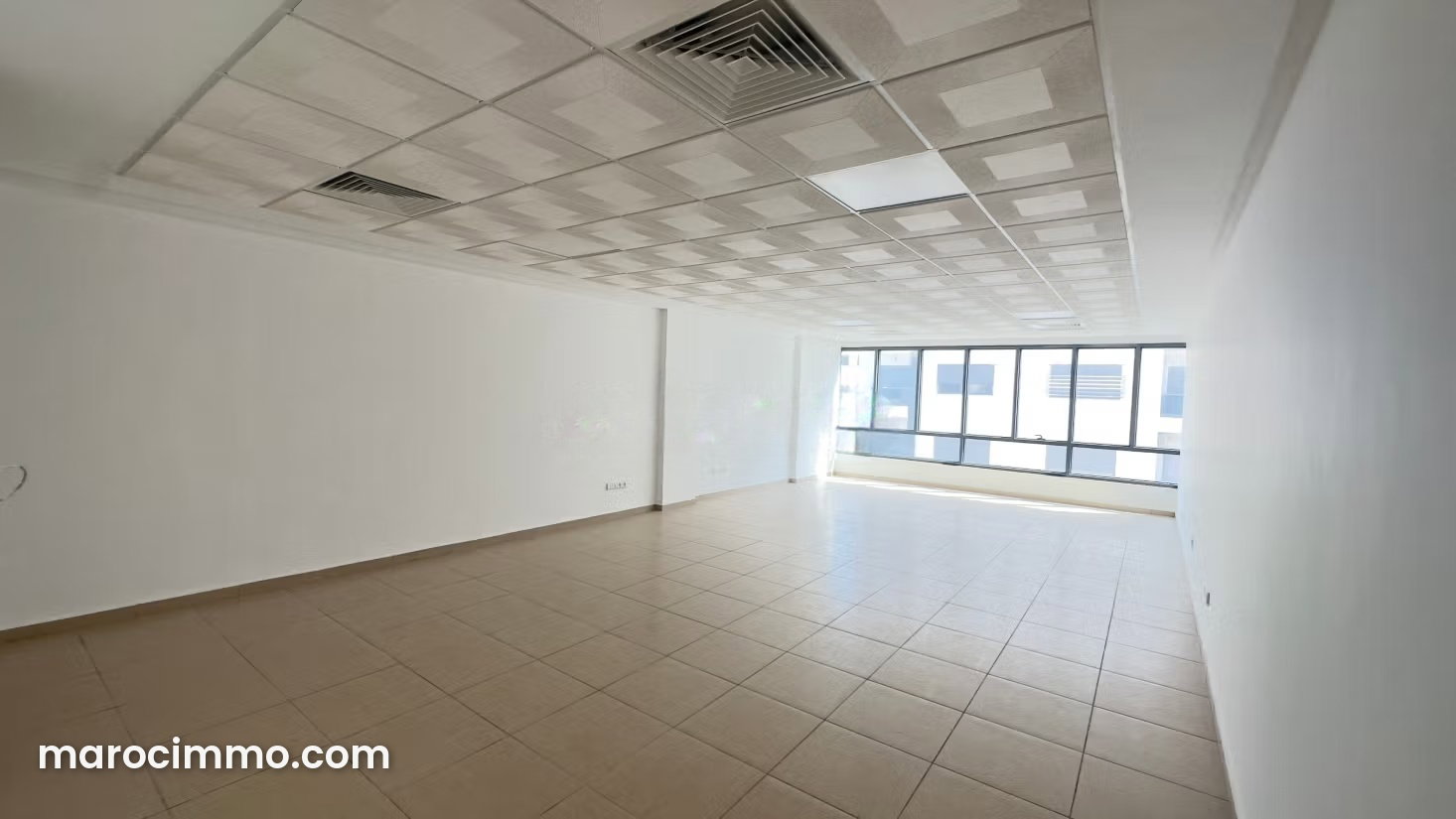 74 m² Office for Rent in Oulfa, Casablanca, with Terrace — Casablanca