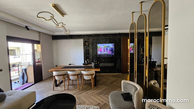 Appartement à vendre a 2 mars avec terrasse — Casablanca