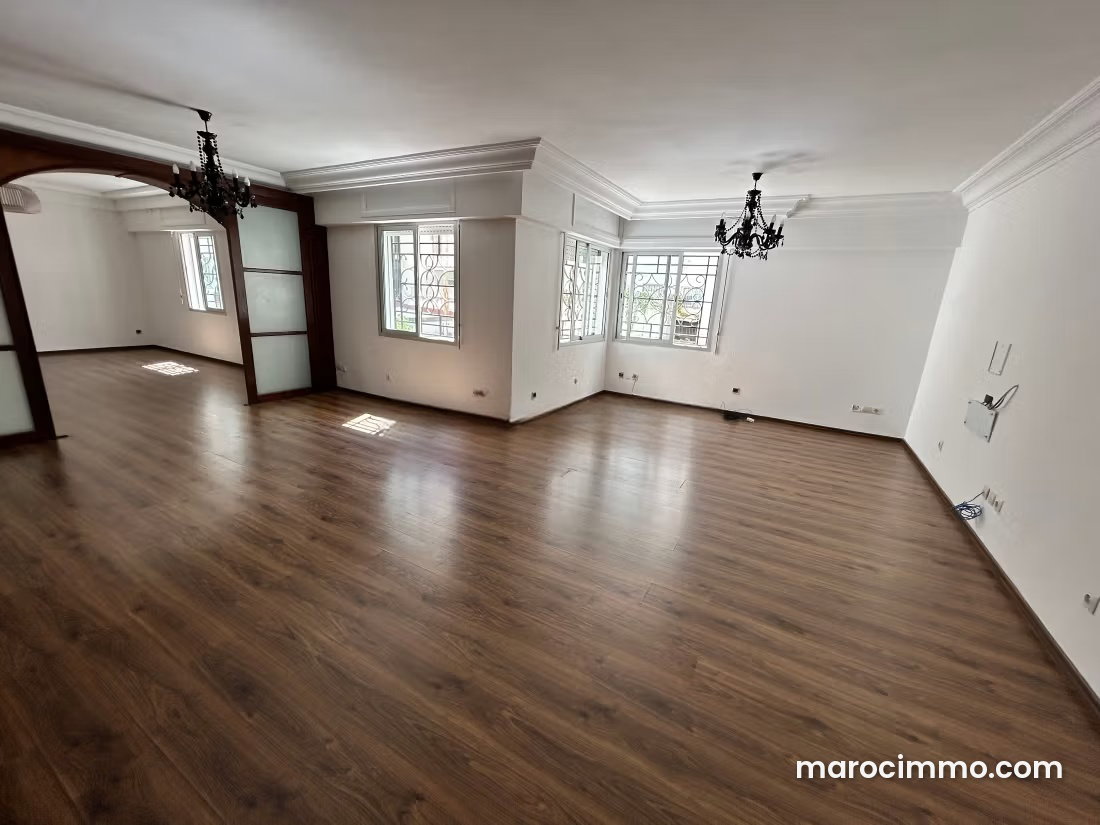 Office for sale in Les Princesses, Casablanca, with terrace and parking — Casablanca
