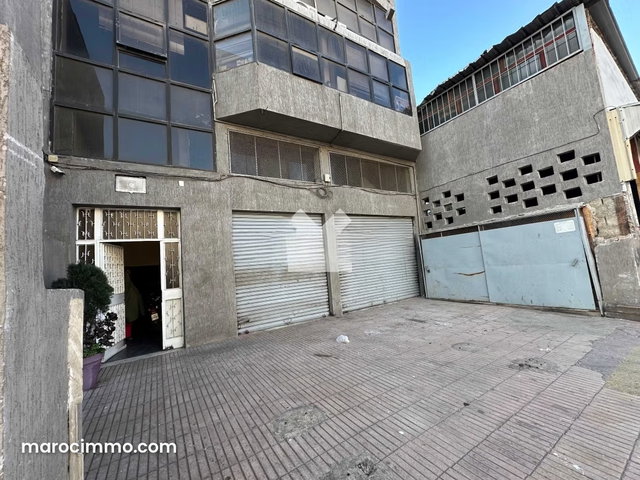 Local commercial à Louer de 1630.0 m² à Casablanca, Ibn Tachfine — 3