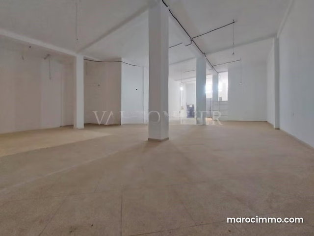 Location bâtiment industriel 2600m2 ZI Sidi Maarouf, Casablanca — 2