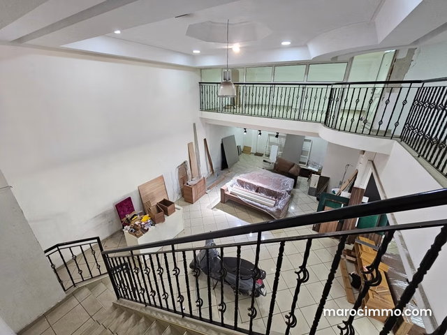Local commercial 270m² top emplacement — 5