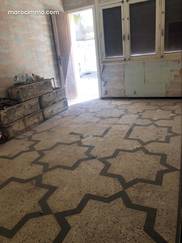 Terrain zone immeuble en R5 de 330 m2 proche CFC — 2