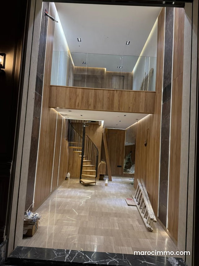 Local commercial à l'achat près de boulevard ghandi Superficie 20 m² — 2