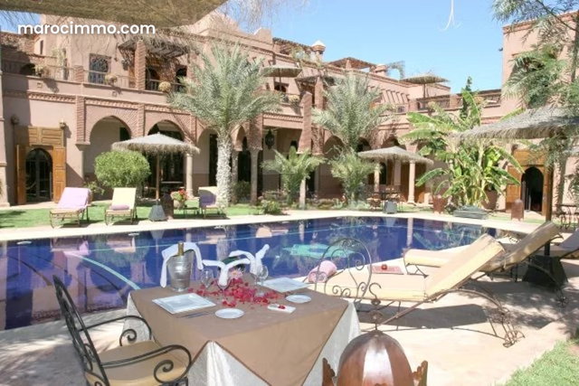 Luxurious Riad with Pool and Spa in Marrakech — 3