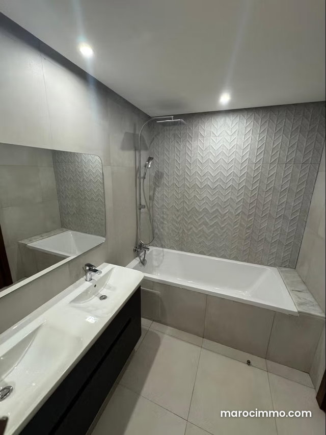Superbe appartement à louer à Souissi. Sans vis à vis — 4