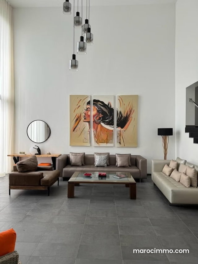 VILLA meublée de 310 m² à louer — 2