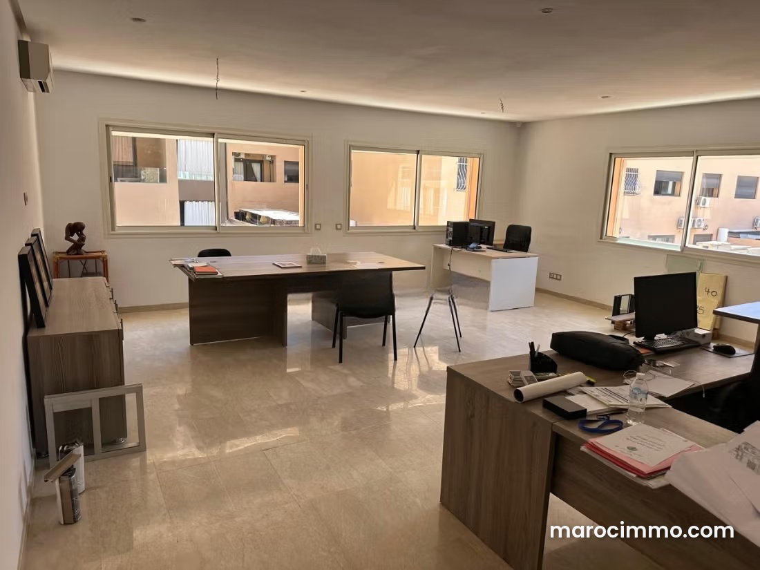 Bureau 57 m² à vendre, Guéliz, Marrakech, emplacement prisé — Marrakech