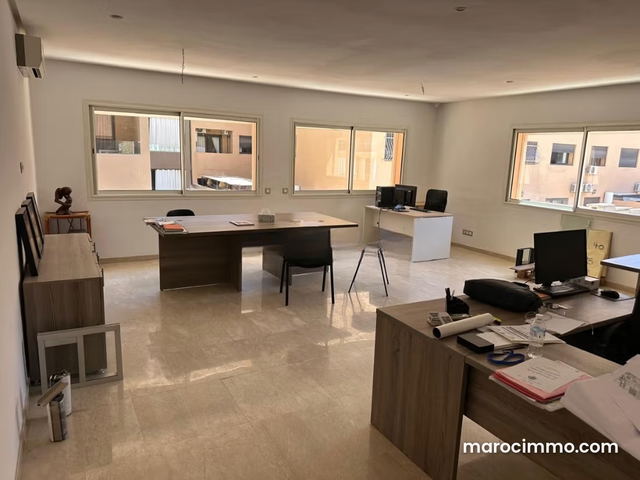 Un bureau au boulevard Hassan 2 Guéliz — مراكش