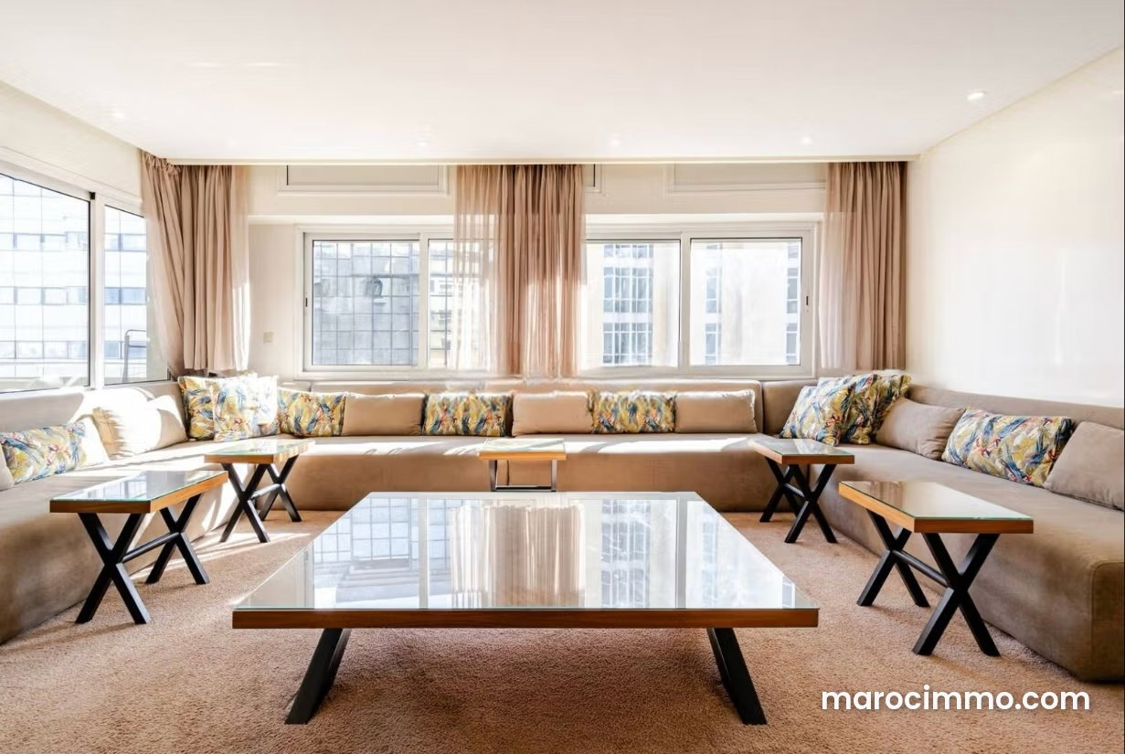 165 m² Apartment with 3 Bedrooms for Rent, Racine, Casablanca — Casablanca