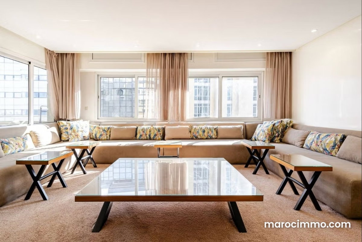 Luxueux appartement entièrement refait, Racine