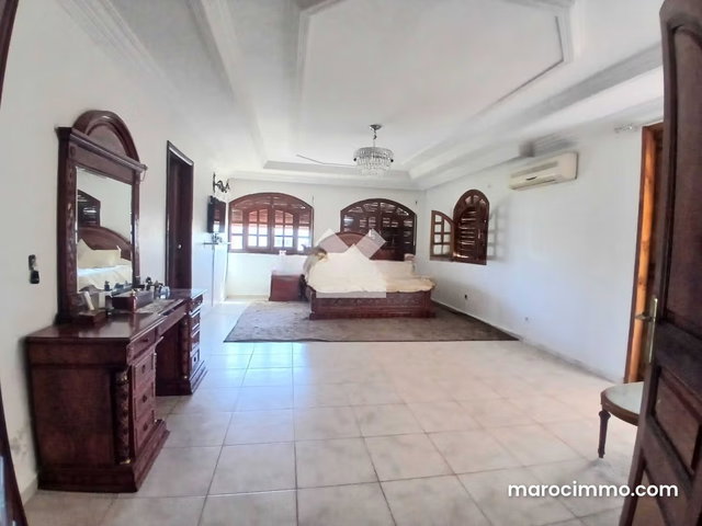 Villa à Vendre de 895.0 m² à Casablanca, Florida Mandarona — 3