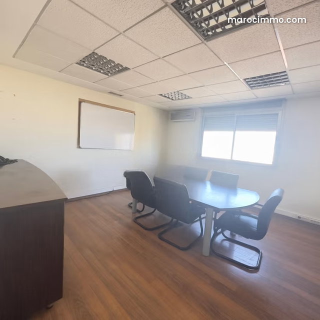 Bureau équipé et bien situé à Gauthier – 120 m² prêts à l’emploi — 4