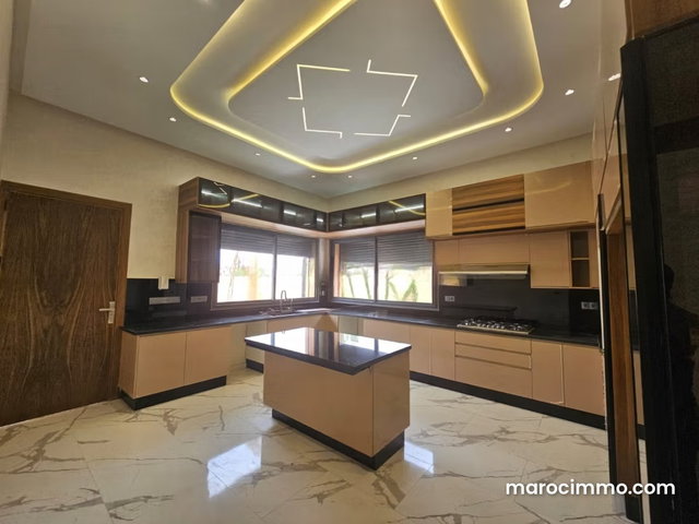 For Sale: Beautiful Villa with Pool and Garden in Targa — 2