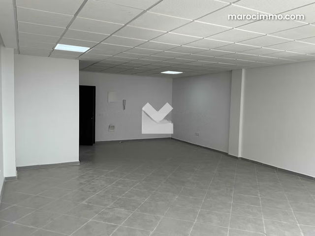 Bureau à Vendre de 71.0 m² à Casablanca, Hay Mohammadi — Casablanca