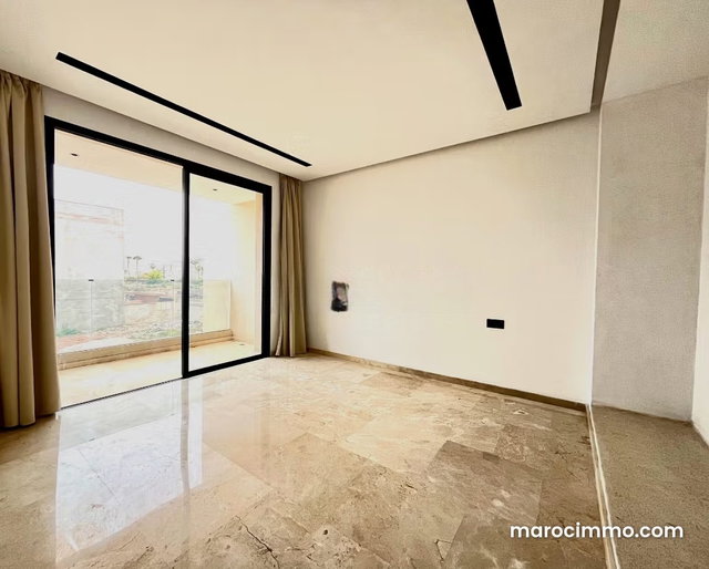 Villa Neuve à Vendre – Domaine Golfique Route de Tahanaout, Marrakech, 5 Suites, Piscine & Jacuzzi, Résidence Sécurisée — 5