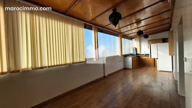 Local commercial à Louer de 1221.0 m² à Casablanca, La Gironde — 2