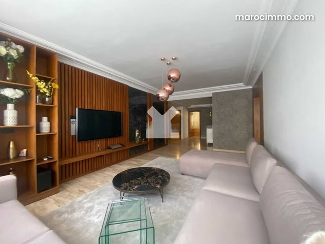 Appartement à Louer de 216.0 m² à Casablanca, Bourgogne Anfa — 5