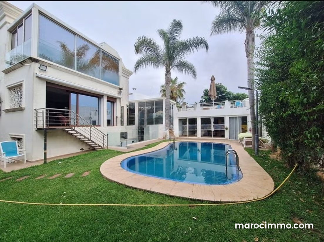 740 m² Villa with Swimming Pool and Hammam, Harhoura, Temara — Temara