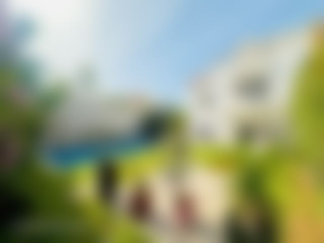 450 m² Villa to Reimagine with Garden and Pool, Casablanca — Casablanca