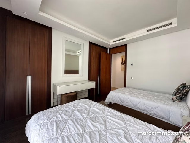 Bel appartement en location à Souissi. 8 pièces. Bien meublé — 2
