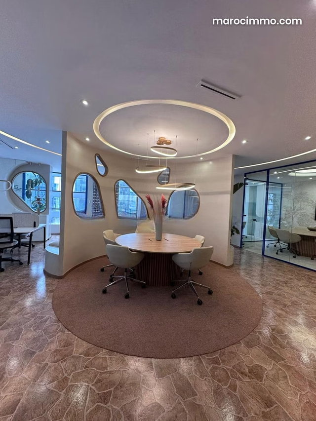 Bureau neuf aménagé et équipé — 4