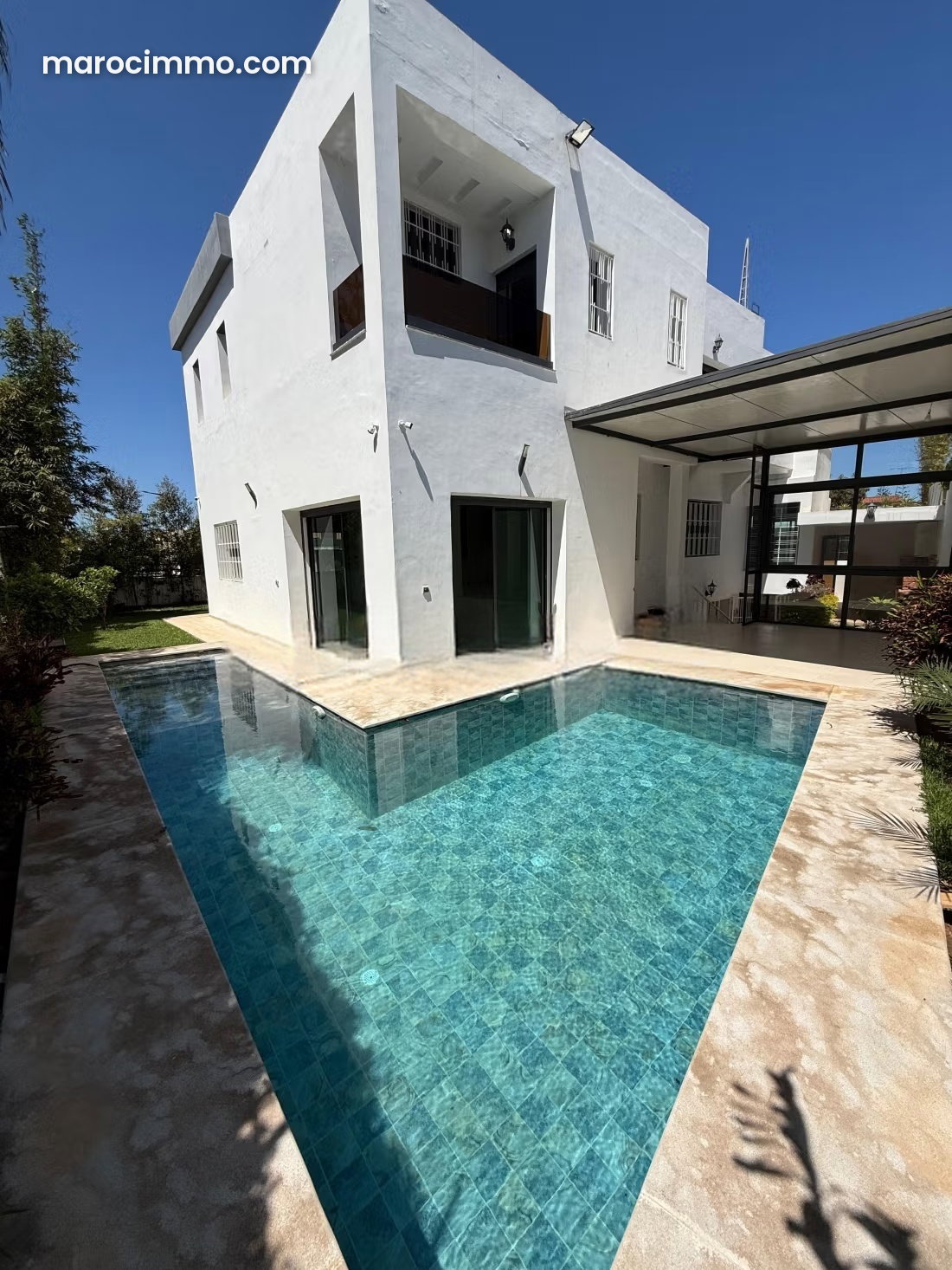 Villa à louer à Hay Riyad, Rabat, jardin et piscine — Rabat