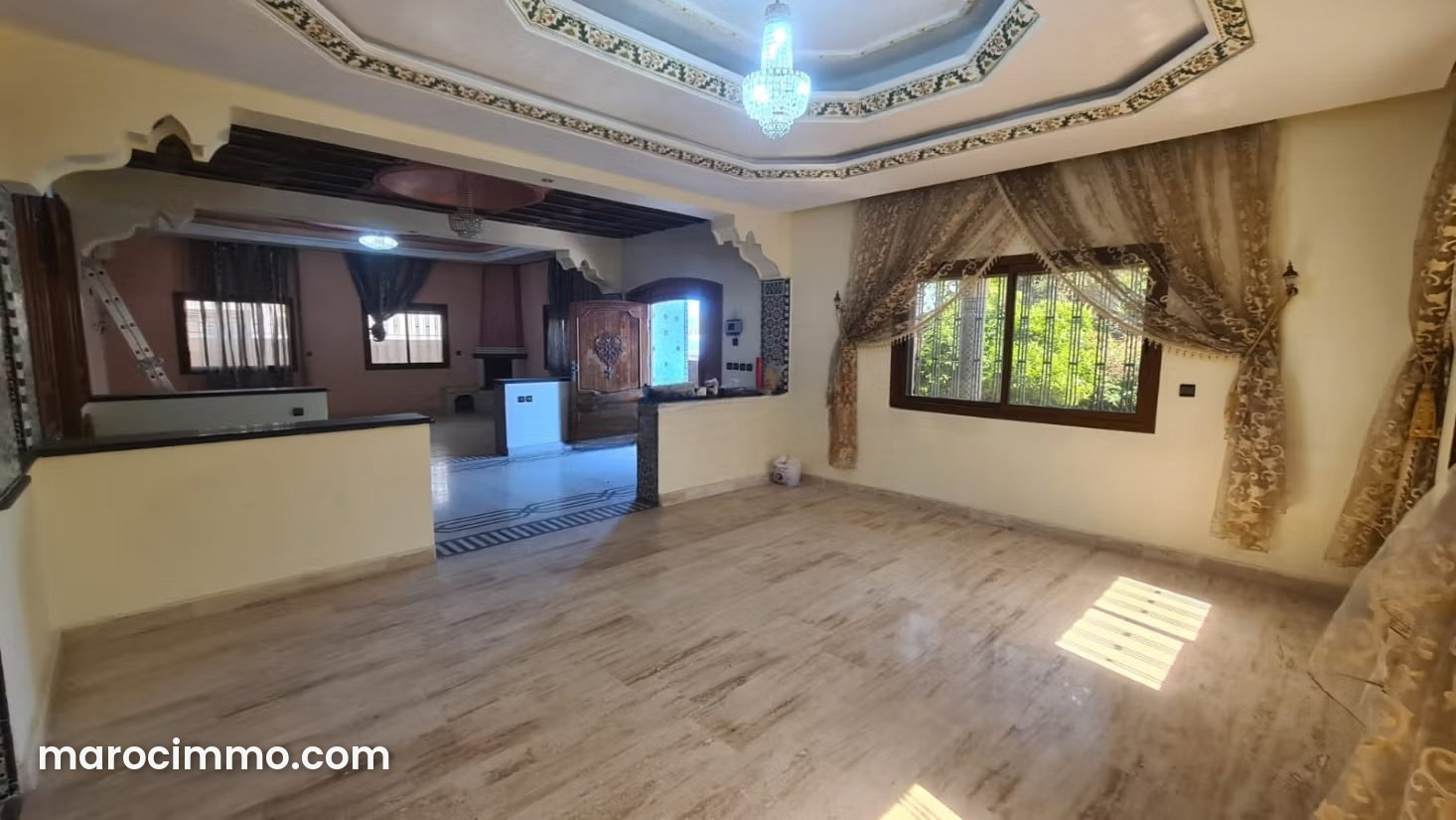 500 m² villa for rent in Sala El Jadida, Salé, for office use — Salé