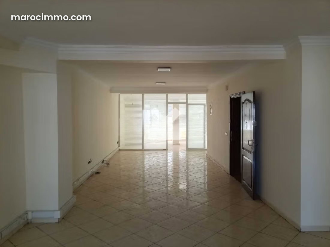 Bureau 123 m², 3ᵉ étage avec terrasse, Fonciere Casablanca — Casablanca