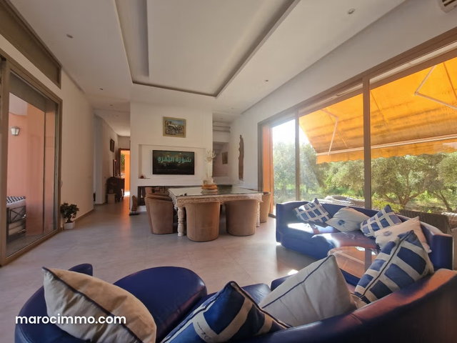 Belle villa de compagne avec piscine sur 5000m² — 5