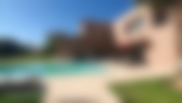 فيلا بحديقة 5000 م² ومسبح خاص للبيع بطريق فاس مراكش — مراكش