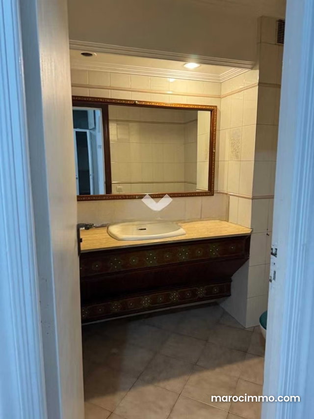 Appartement à Vendre de 259.0 m² à Casablanca, Hopitaux — 4
