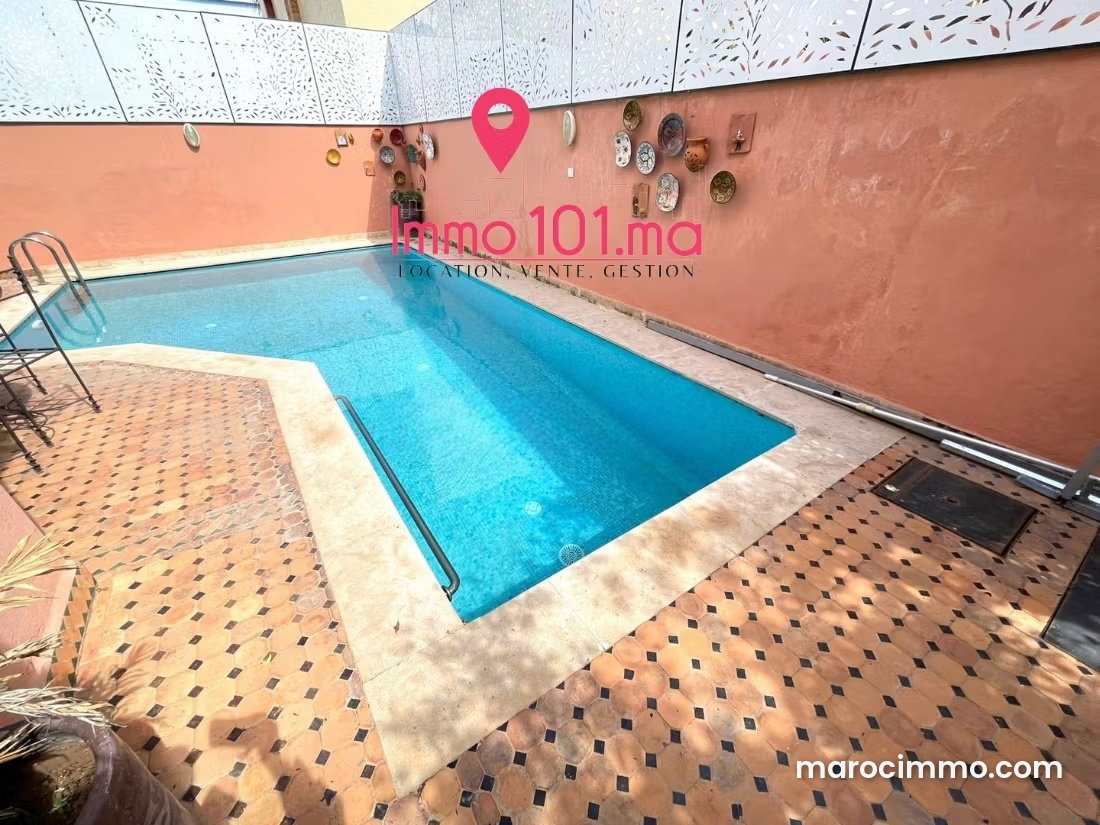 Villa avec piscine à Abbadi, Temara, à vendre — Temara
