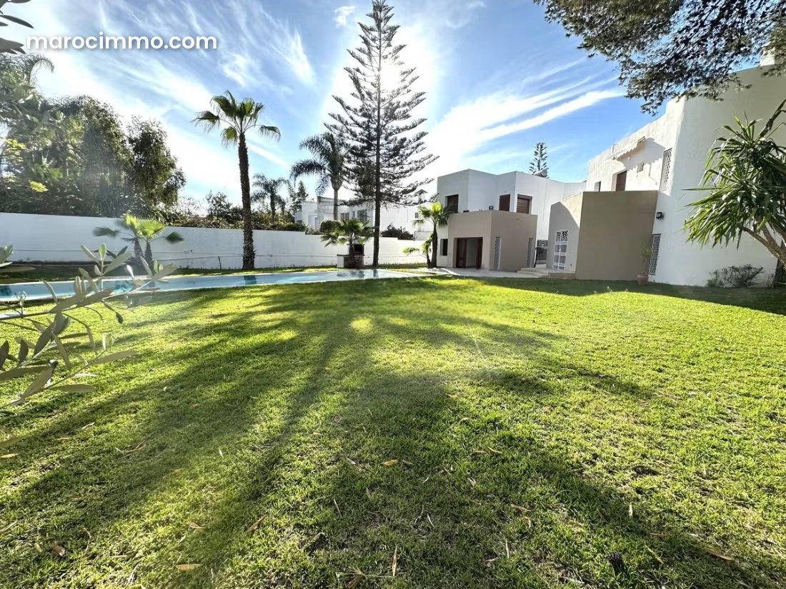 Furnished 450 sqm villa with garden and swimming pool, Souissi, Rabat — Rabat