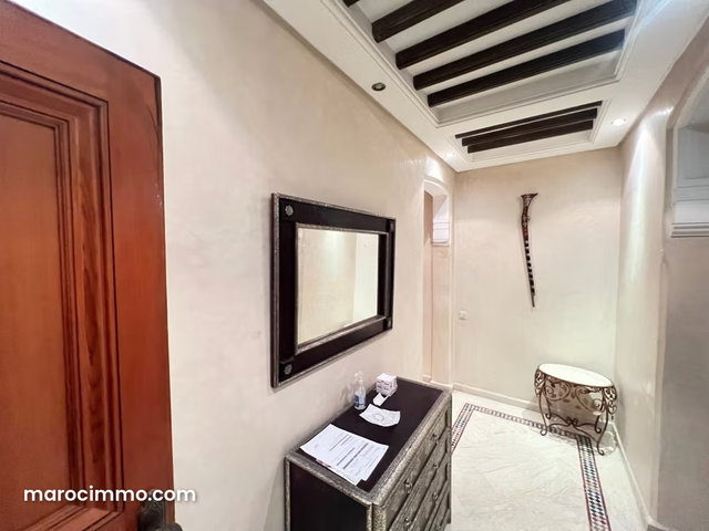 Bel appartement à vendre à Camp Al Ghoul. Superficie 75 m² — 4