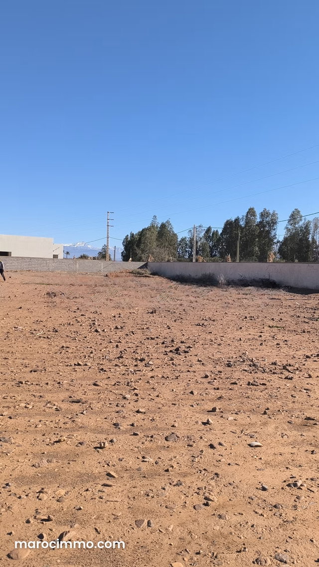 Terrain à la vente à Route Amizmiz. Surface de 1200 m² — 2