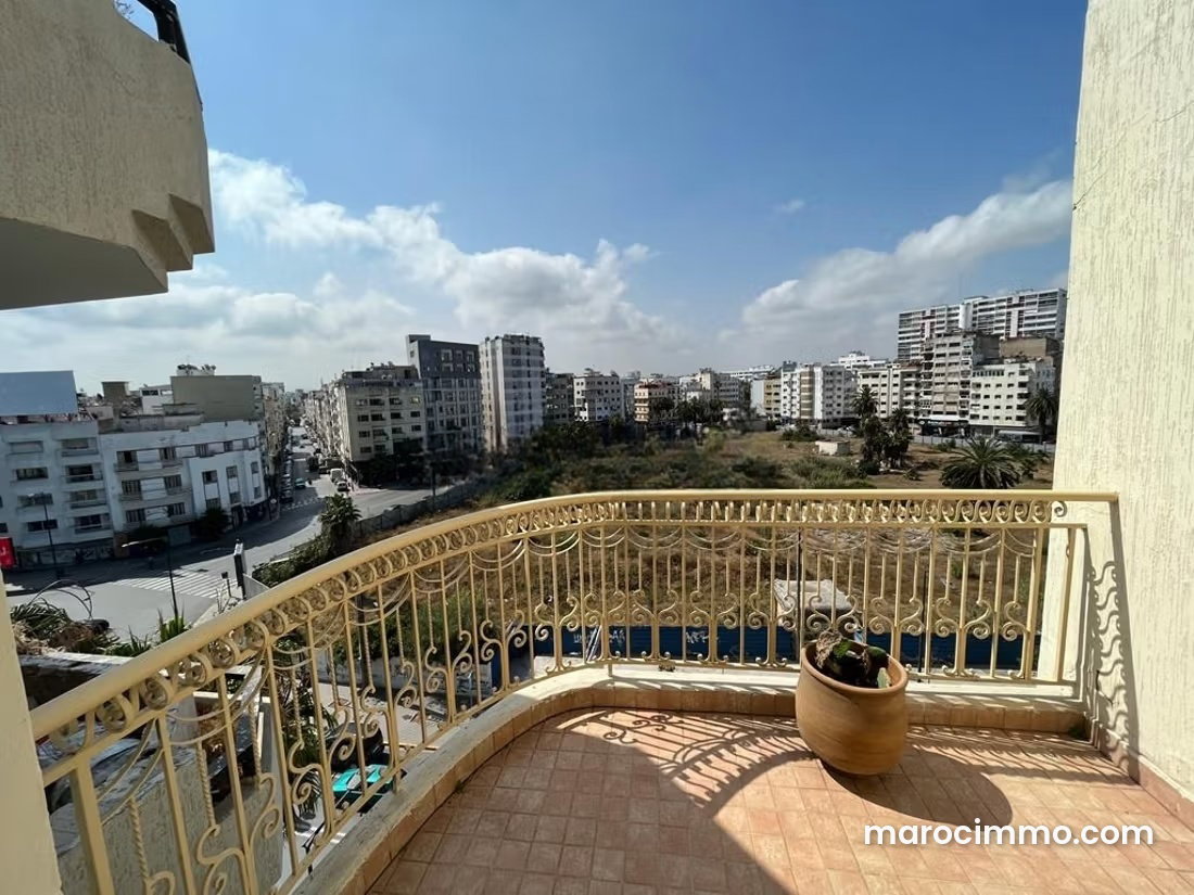 Furnished 130 sqm apartment with terrace in Racine, Casablanca — Casablanca
