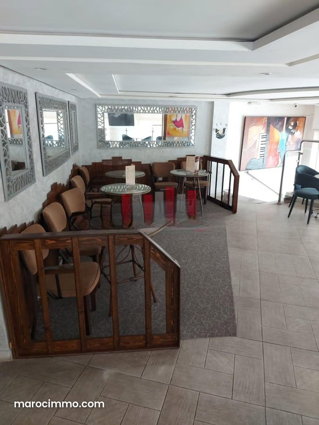 COUP DE FUSIL Café belle façade bien placé BELVEDERE — 3
