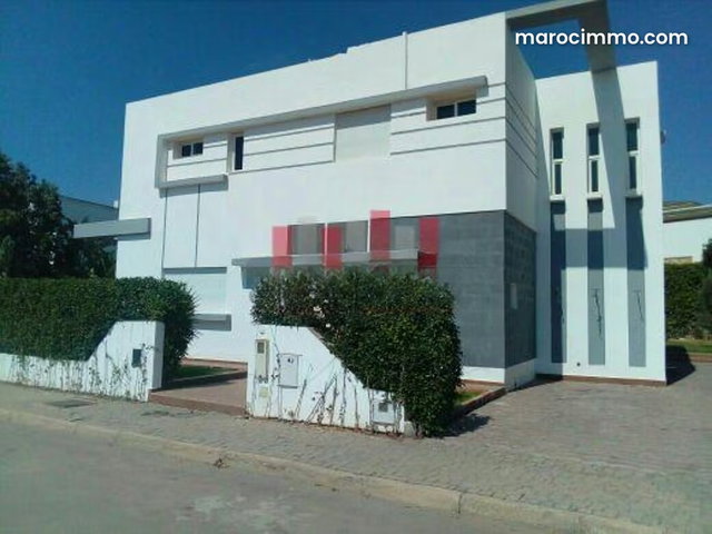 Grande villa avec magnifique jardin — 5