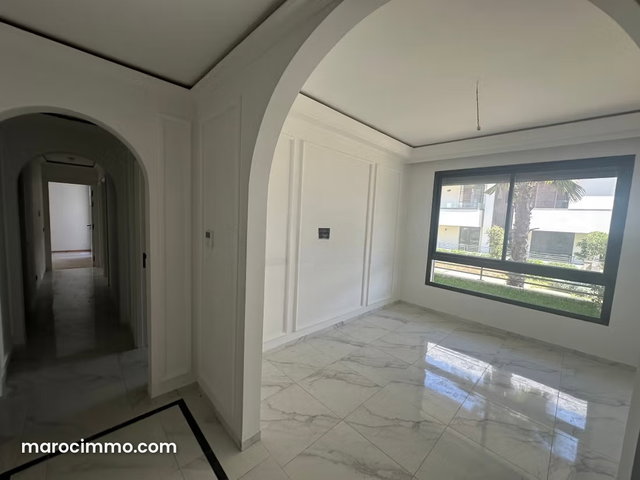 Appartement à louer à Ain Diab Extension. 4 pièces. Piscine — 2