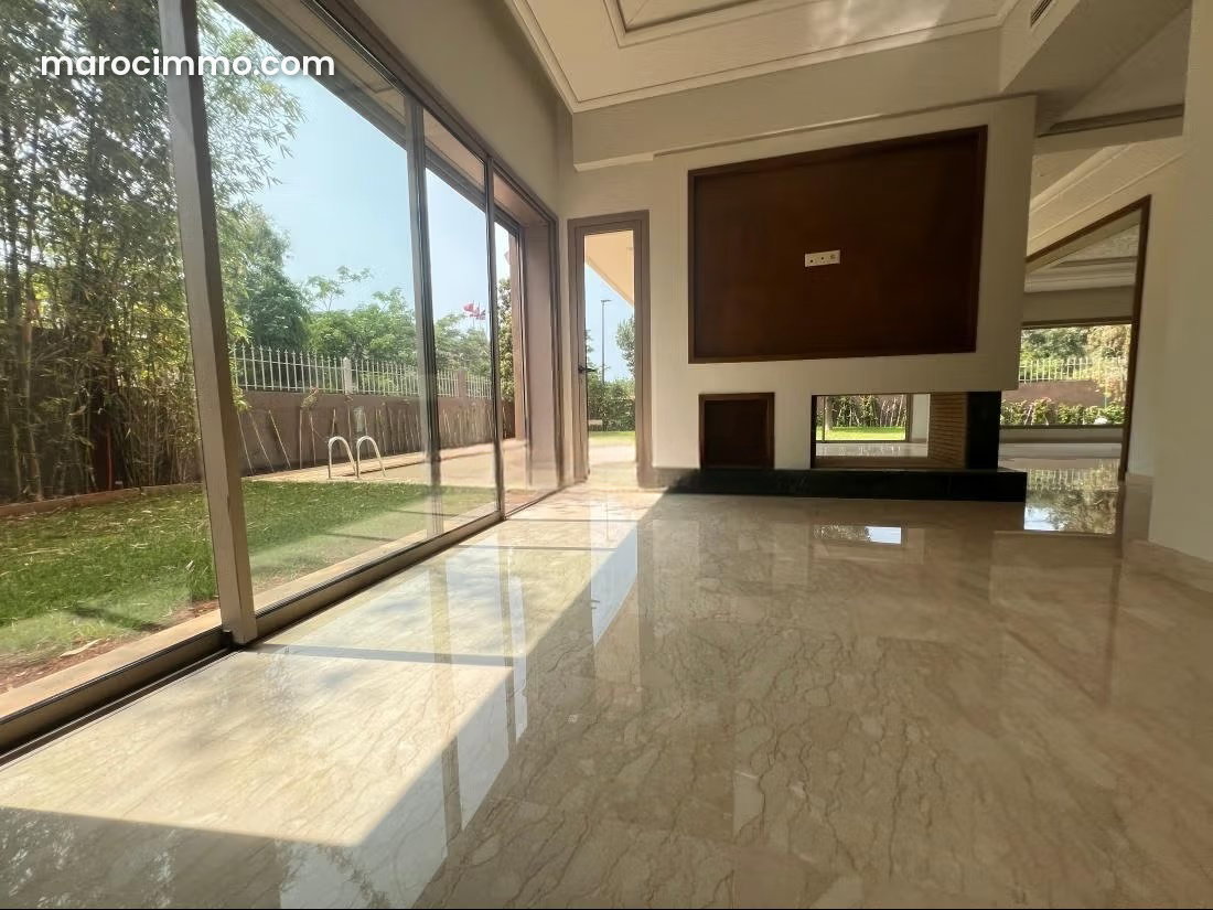 384 m² Villa with Swimming Pool, Central Bouskoura, Luxury Rental — Bouskoura