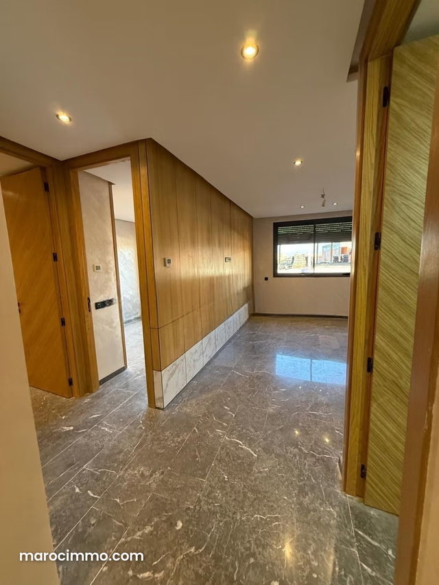 Joli appartement 2 chambres vide — 5