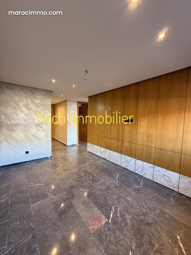 Joli appartement 2 chambres vide — 2
